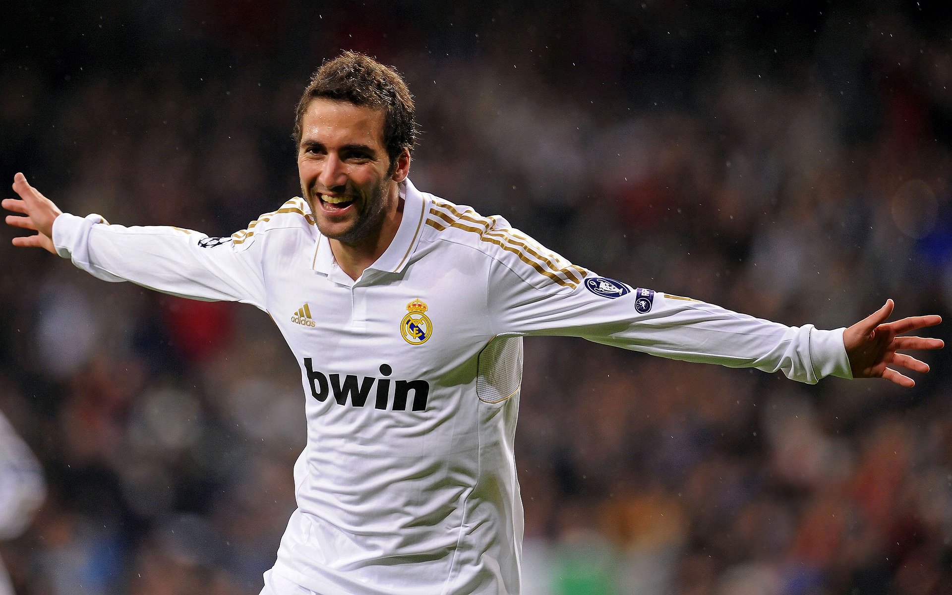 -巴朗加国王主帅战术布置得当，巴朗加斯怪兽